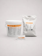 Adozan Protein+Hot Verpackungsvarianten mit 10-g-Portionsbeutel, 1-kg-Beutel und 3-kg-Eimer